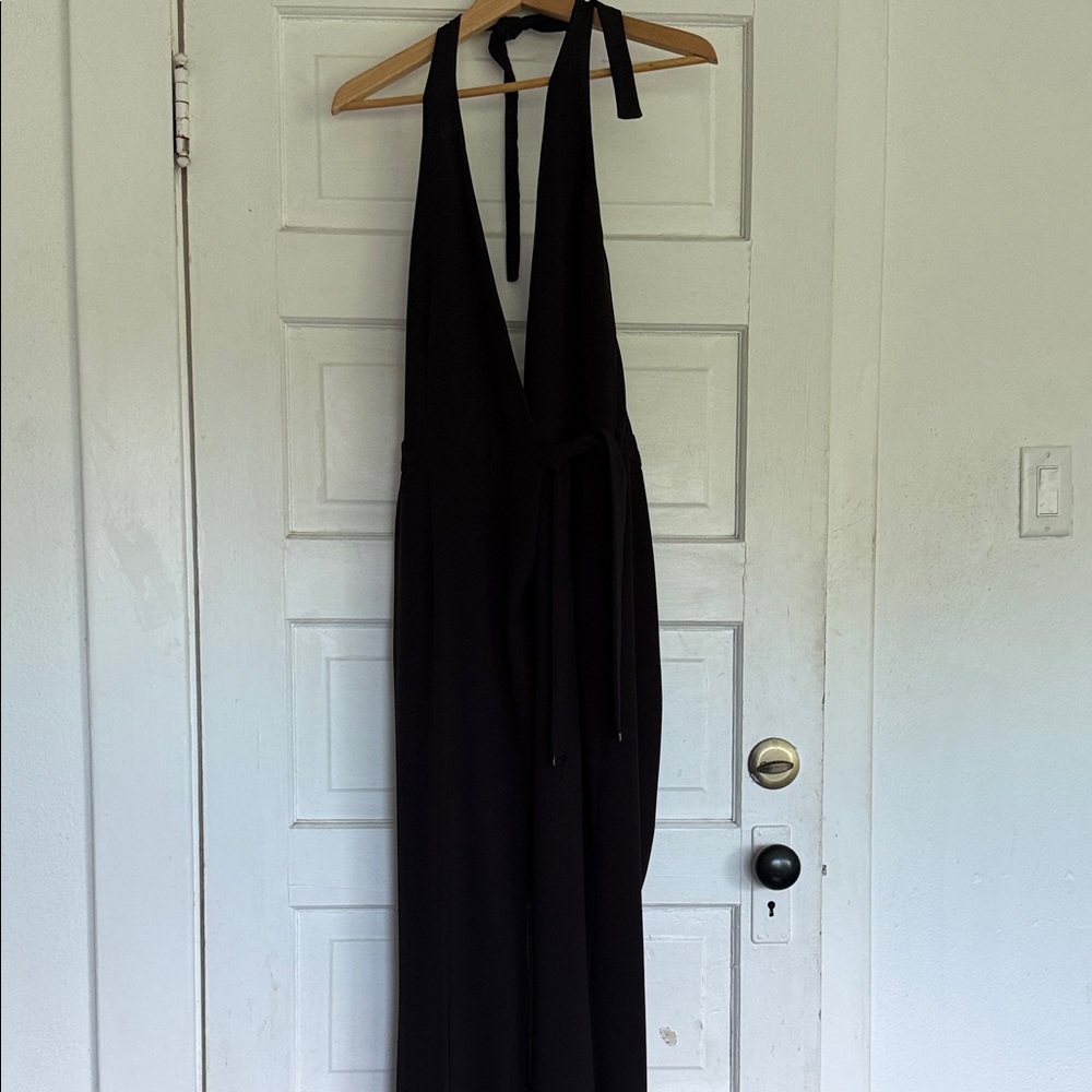 H&M black
Halter jumpsuit 10